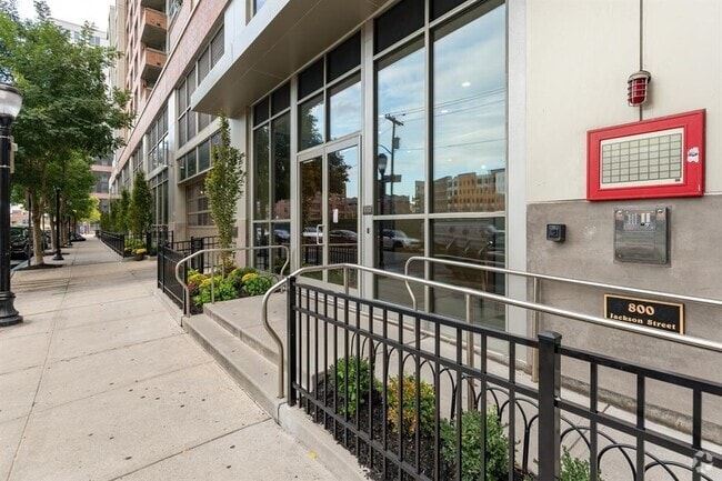 Building Photo - 800 Jackson St Unit 304 Rental