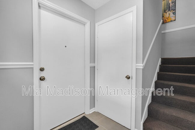 Building Photo - 111 E Mell St Unit #11