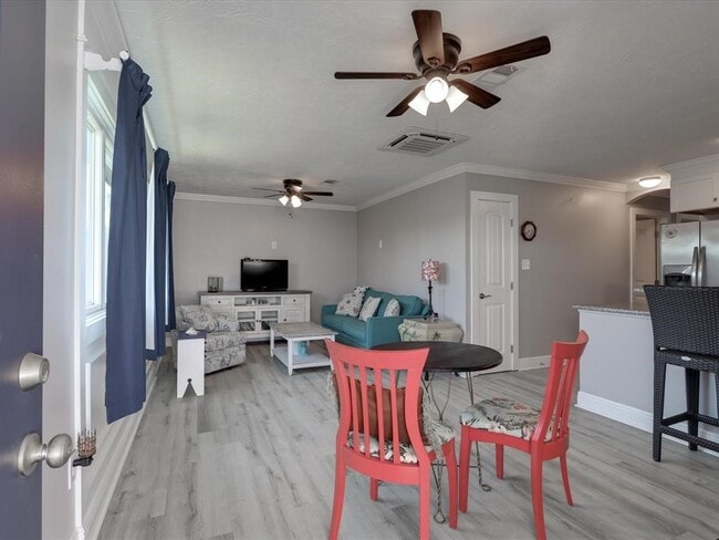 Photo - 10 Windsor Ct