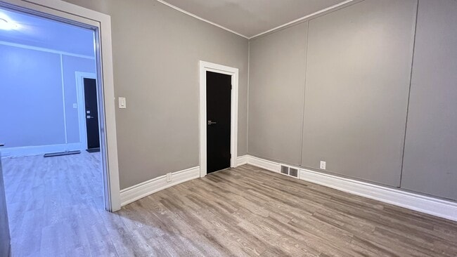 Building Photo - 29 Haynes Unit 2