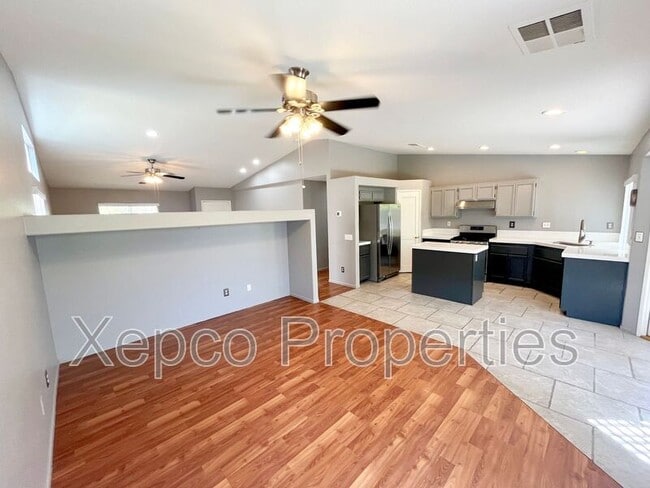 Building Photo - 82143 Pinyon Ave Rental