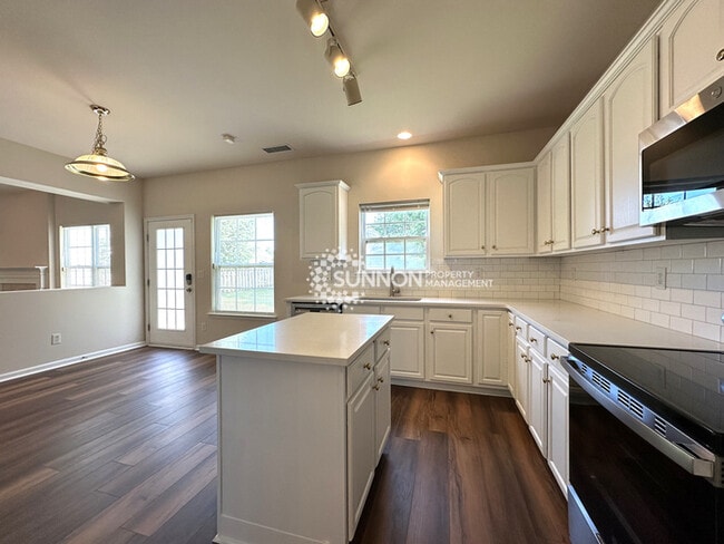 Photo - 4 Bed 2.5 Bath in Old Stone Crossing