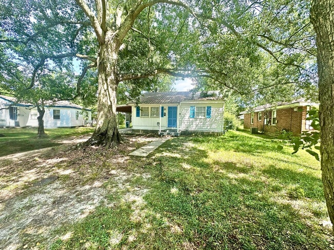 Building Photo - 106 Rosewood Cir Rental
