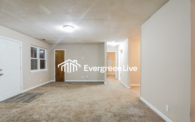 Photo - 541 Westchester Dr