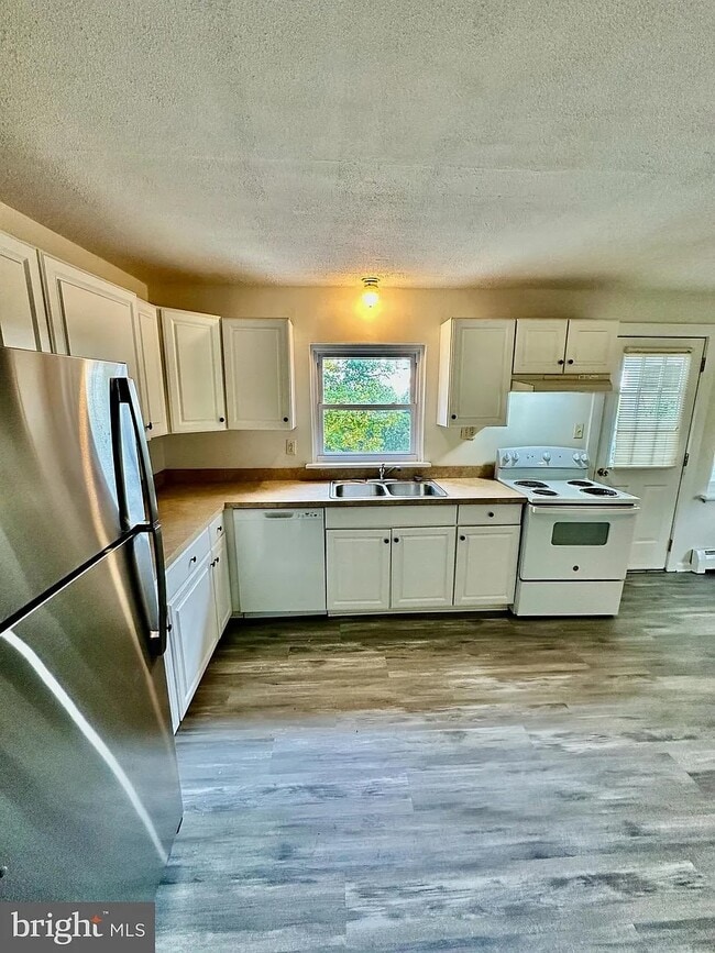 Photo - 602 E Maple St