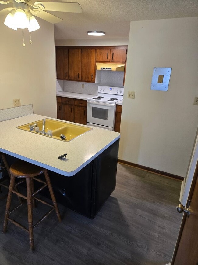 Photo - 102 S Metts St Unit 1