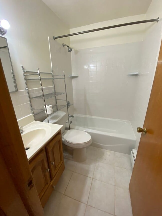 Photo - Five Roses-Ellsworth Bldg. #2 Unidad 1792 West 38th