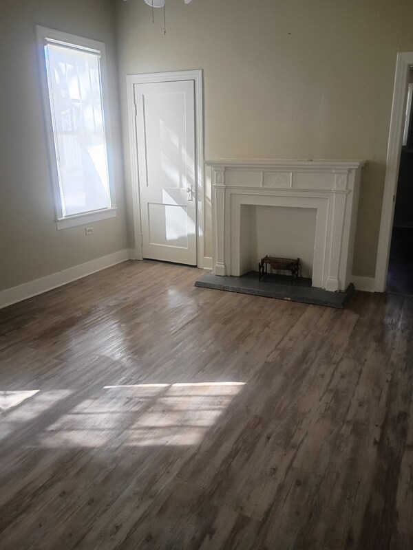 Photo - 433 N Bowie St