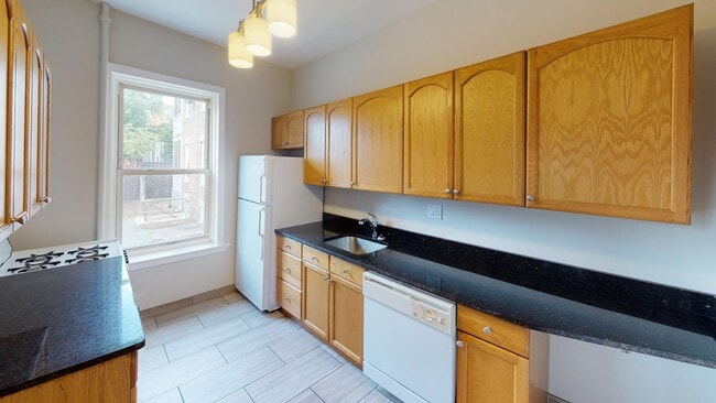 Building Photo - 57 Gainsborough St Rental