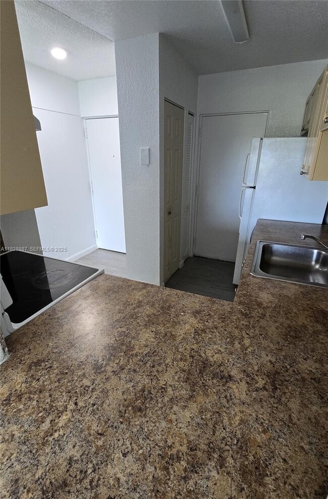 Photo - 11110 SW 196th St Unidad 409