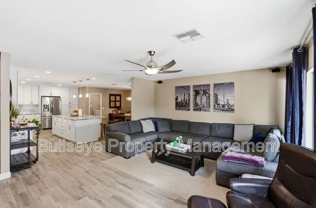 Photo - 4607 N 82nd St