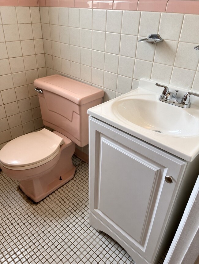 4004 W 8th St Unit 1