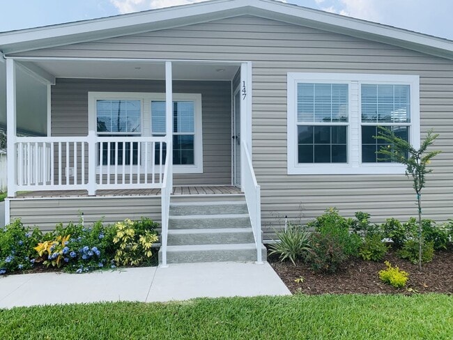 Building Photo - 147 Woodland Dr