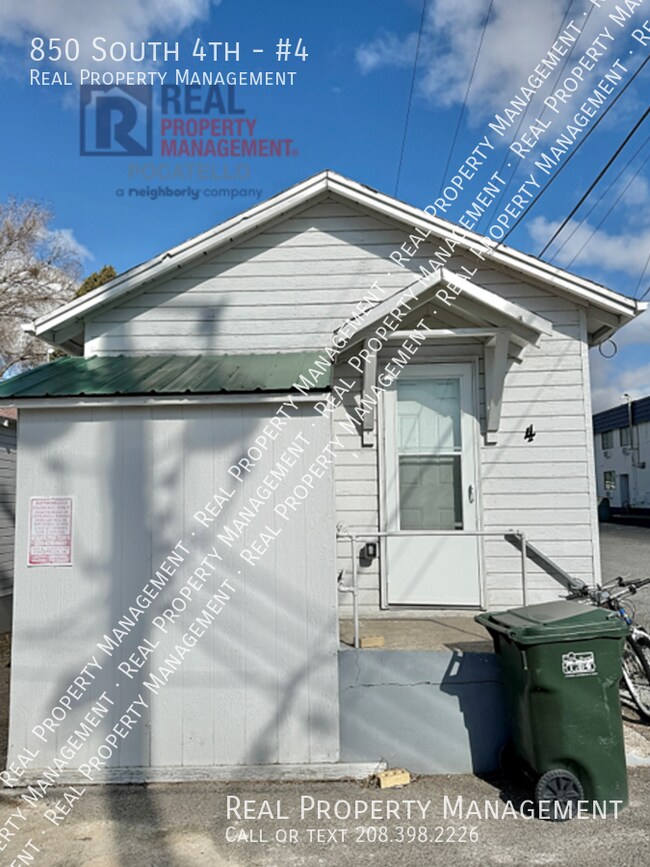 Photo - Studio apartment - Near ISU - Pet negotiable Unit #4