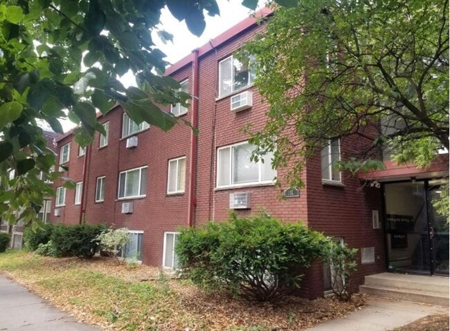 Building Photo - Fantastic 1 BR/1 BA Apartment in the Whitt... Unit 13
