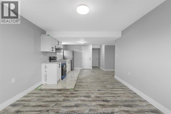 Photo - 151 Lane St
