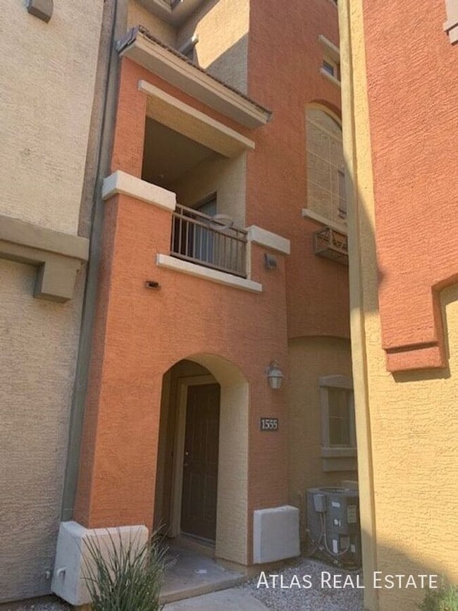 Photo - 2402 E 5th St