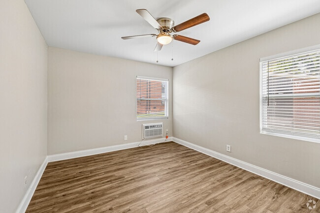 2BR, 1BA - 825SF - Primary Bedroom - The Dandridge