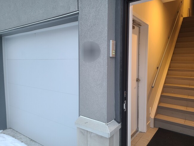 Photo - 550 Sandison St