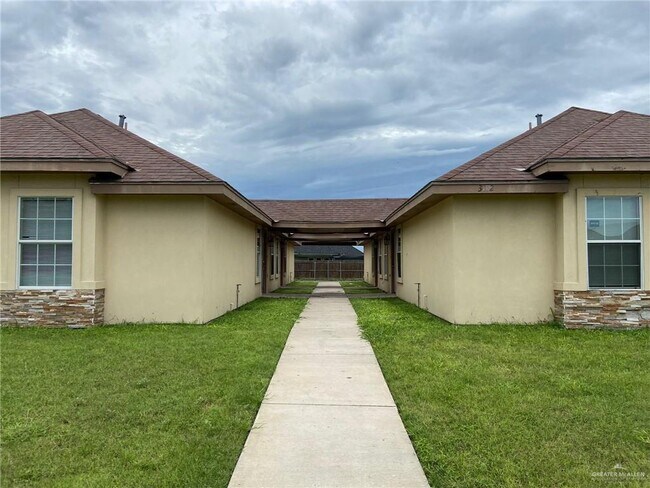 Building Photo - 20 Diamondhead Ave Unit 4