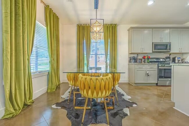 Photo - 1702 Netherwood Ave