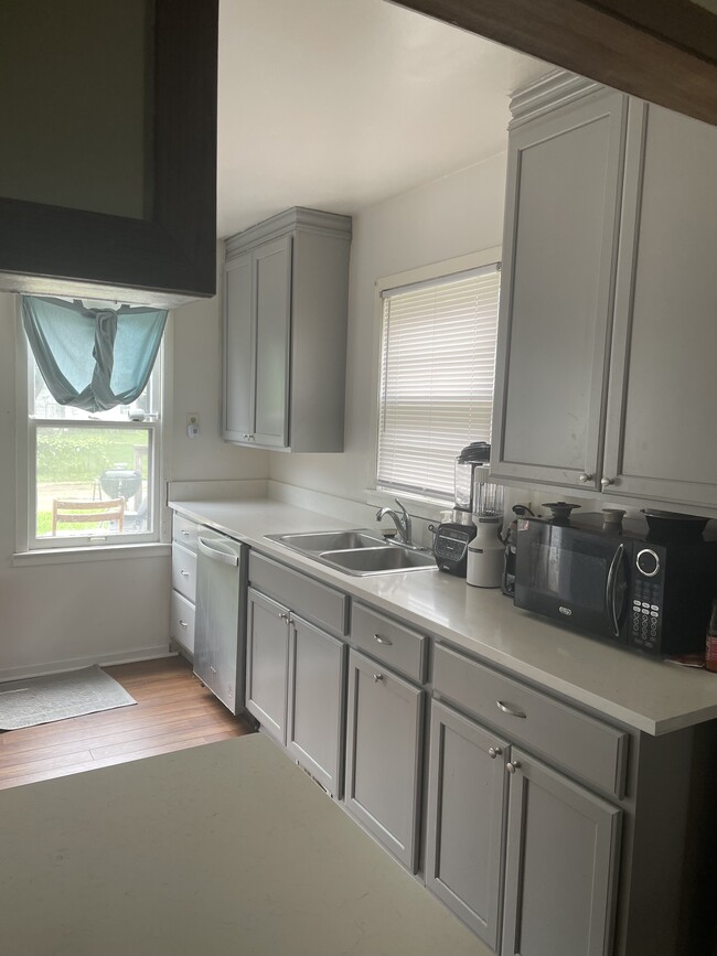 Photo - 3234 Xerxes Ave N
