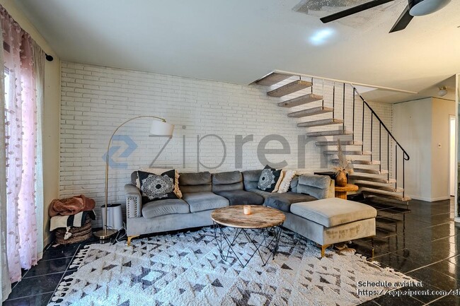 Photo - 7825 Rue St Cyr St
