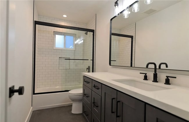 Photo - Unit B Unit B