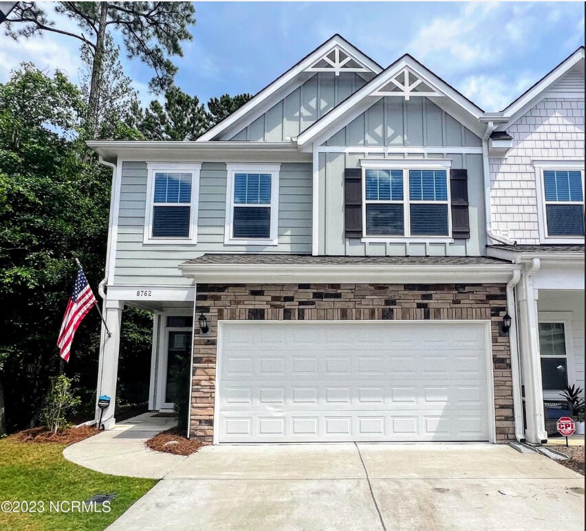 Beautiful like-new 3BR 3Bth move in ready end unit in Porters Neck area close to golf/swim/PB clubs! - 8762 Windy Island Dr