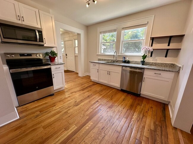 Building Photo - 35 Perry Ave Unit A