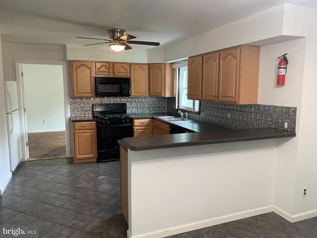 Photo - 402 Carpenter St