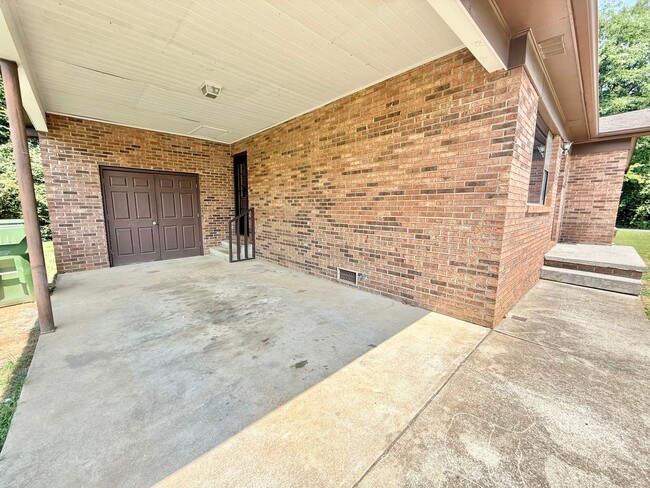 Photo - 916 Brentwood Dr