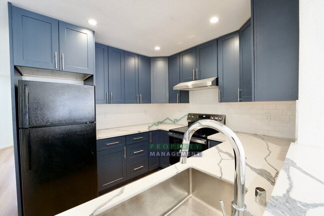 Photo - 100 Marin Center Dr Unidad #64