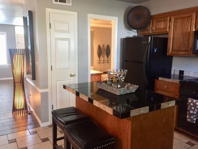 Photo - 1364 E Masonic Dr