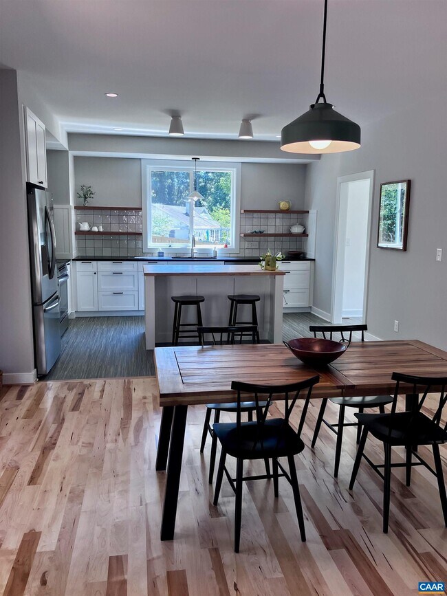 106 Buckingham Cir