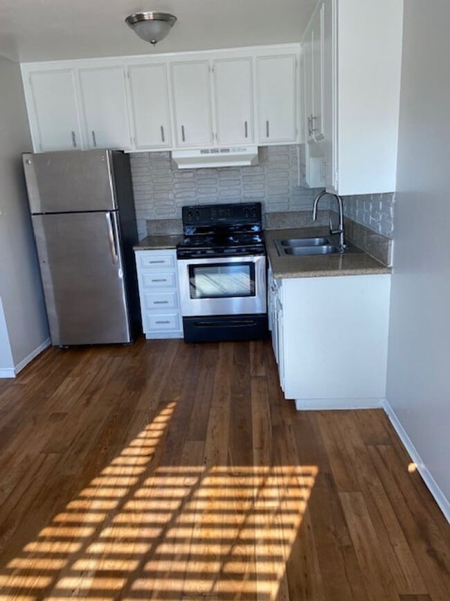 Building Photo - 725 Lilly Ln Unit 17C