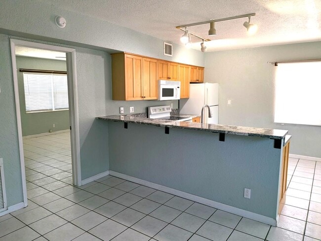 Kitchen - 1225 SW 4th Ct Unit C