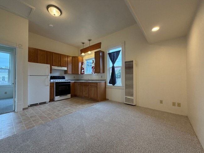 Building Photo - 1814 A St Unit 1814 A ST  B