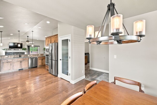 12441 Woodruff Dr