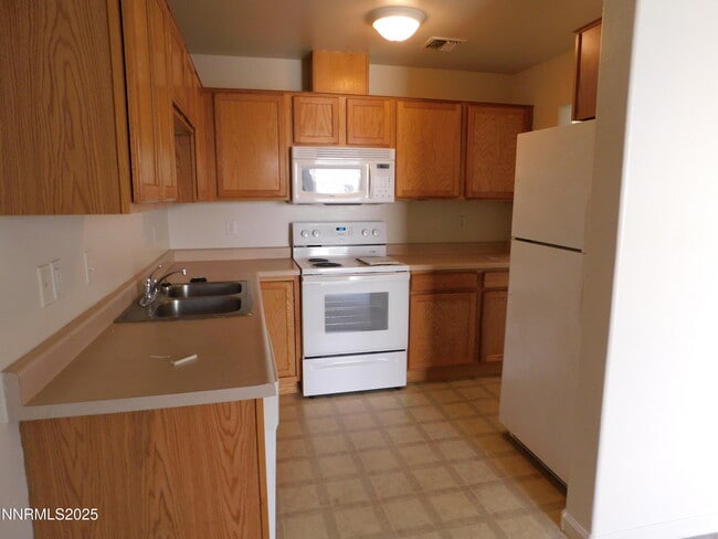 Building Photo - 685 Sunny Ln Rental