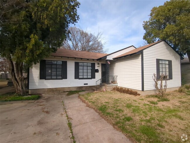 Building Photo - 1449 Nash St Rental