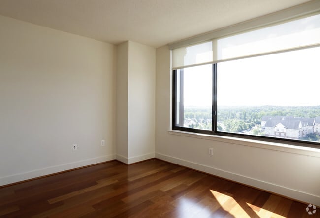 1BR, 1BA - 753 SF