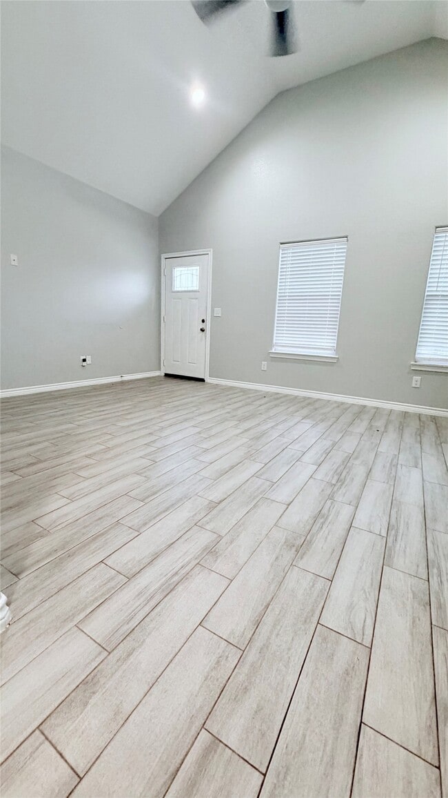 Building Photo - 16918 W Hammon