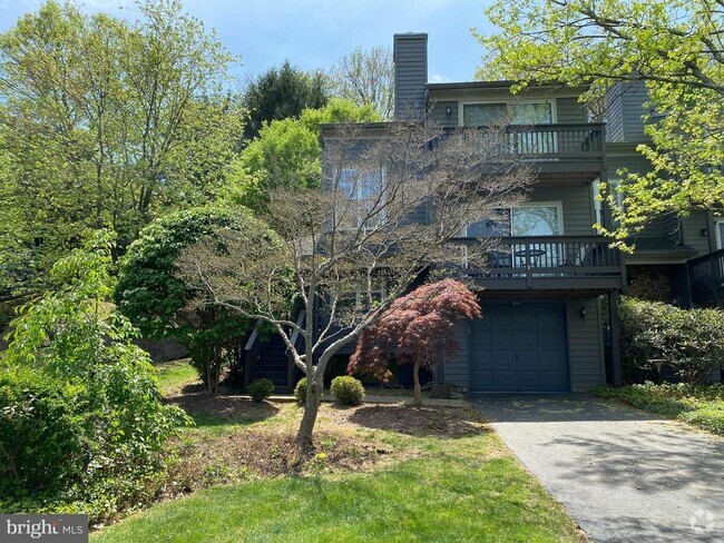 Building Photo - 42 Chicopee Dr Rental