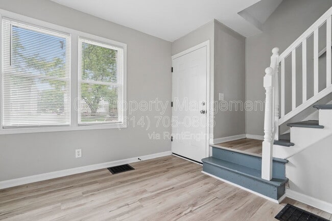 Photo - 782 Whitethorne Ave