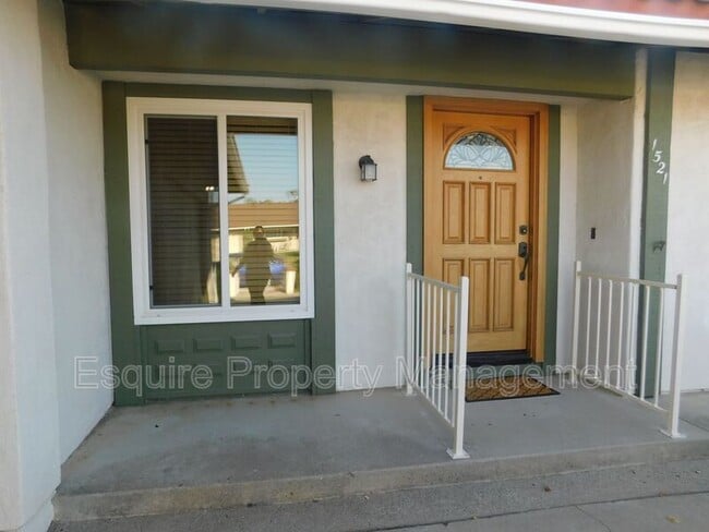 1521 Patricia St