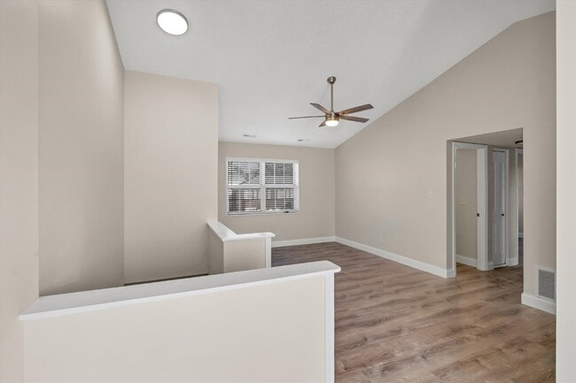 Photo - 1607 E Swan Cir