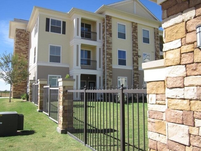 Photo - 924 E Emory St Unit #924