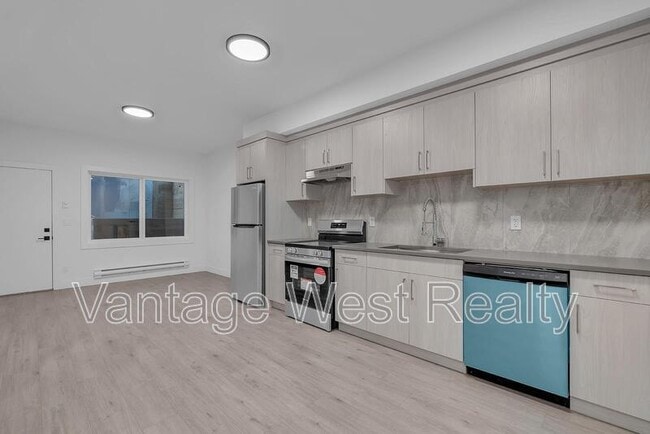 Building Photo - 3576 Silver Wy