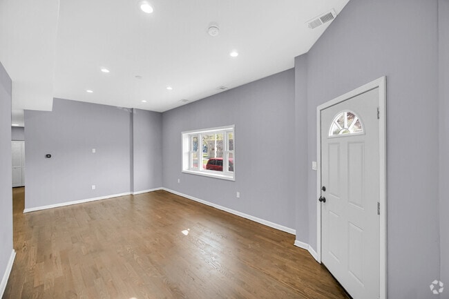 Building Photo - 4335 Lawndale Ave Unit 1F Rental
